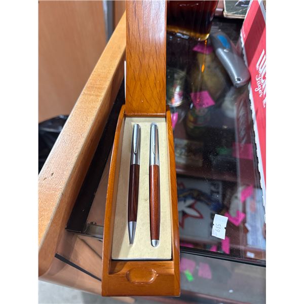 Pen set