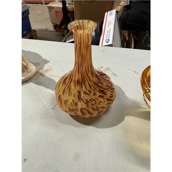 Glass vase