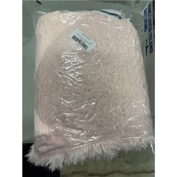 Round area carpet