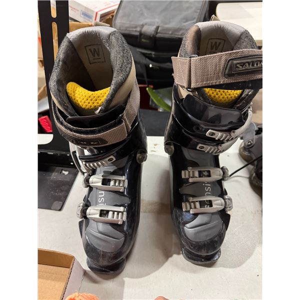 Ski boots size 5.5-Ish