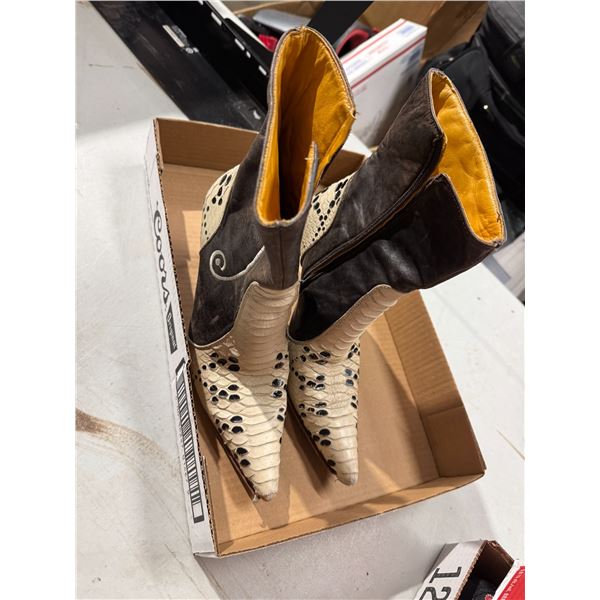 Boots size 26