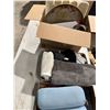 Image 1 : Kitchen items, towels, etc. T-shirts