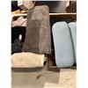 Image 2 : Kitchen items, towels, etc. T-shirts