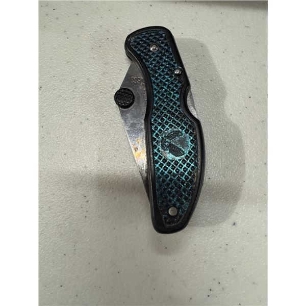 Folding knife