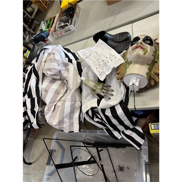 Beetlejuice decor