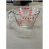 Image 1 : Pyrex measuring cup