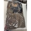 Image 1 : Clothing size small