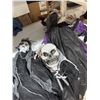 Image 2 : Halloween decor
