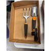 Image 1 : Gardening items