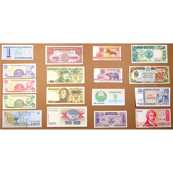 World Wide Assortment of Banknotes, AU to UNC condition