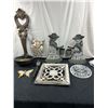 Image 1 : Assorted Garden Decorations