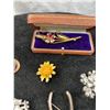 Image 2 : Brooch Assortment