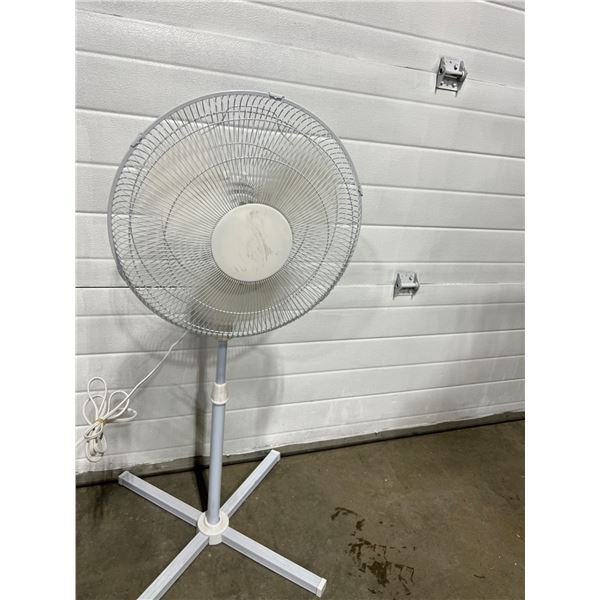 Inertek Oscillating Stand Fan
