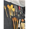 Image 2 : Assortment of Kitchen Utensils