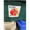 Image 2 : 5 Totes With Lids