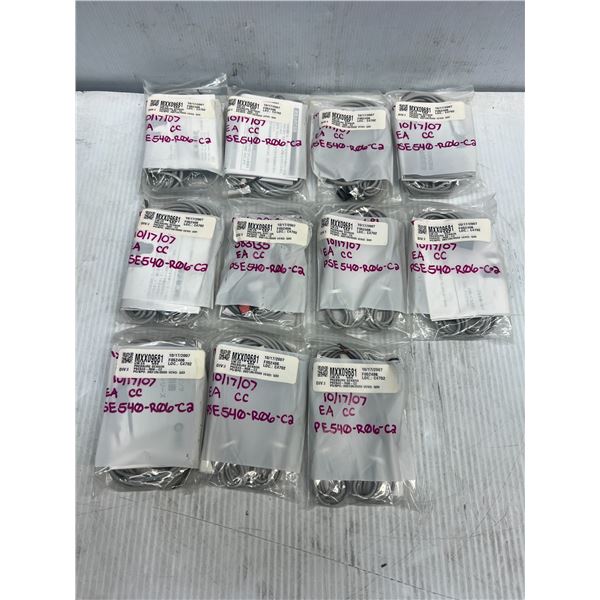 Lot of (11) SMC #PSE540-R06-C2 Pressure Sensors