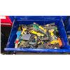 Image 2 : CRAFTSMAN BLUE MOBILE INDUSTRIAL 6 DRAWER TOOL BOX (27"W X 18"D X 43"H) & HUSKY RED 4