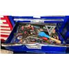 Image 3 : CRAFTSMAN BLUE MOBILE INDUSTRIAL 6 DRAWER TOOL BOX (27"W X 18"D X 43"H) & HUSKY RED 4