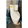 Image 1 : WHITE CERAMIC STANDARD FLUSH RESIDENTIAL TOILET