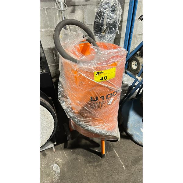 UNI-RAM ( U1000S ) MOBILE SANDBLASTER TANK WITH HOSE