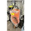 Image 2 : UNI-RAM ( U1000S ) MOBILE SANDBLASTER TANK WITH HOSE