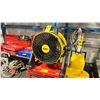 Image 1 : DEWALT 16" BENCHTOP ELECTRIC FAN