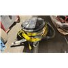 Image 2 : HEPA GD930 PROFESSIONAL VACUUM CLEANER WITH HOSE