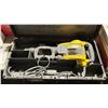 Image 2 : DEWALT D25899 120V ELECTRIC DEMOLITION HAMMER IN A HARD TRANSPORT CASE