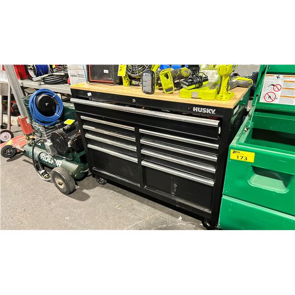 HUSKY BLACK 9 DRAWER MOBILE TOOL CHEST WITH ASSORTED INDUSTRIAL TOOL CONTENTS
