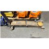 Image 2 : BLUE 4 TON HEAVY DUTY INDUSTRIAL HYDRAULIC VEHICLE JACK