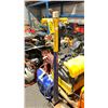 Image 3 : BLUE 4 TON HEAVY DUTY INDUSTRIAL HYDRAULIC VEHICLE JACK