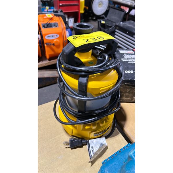 DEWALT DXWP61379 ELECTRIC SUBMERSIBLE UTILITY PUMP