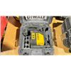 Image 2 : DEWALT DW088 DUAL LASER LINE GENERATOR WITH A HARD TRANSPORT CASE