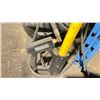 Image 2 : YELLOW INDUSTRIAL TELESCOPING PRESSURE WASHER HIGH REACH WAND WITH HOSE