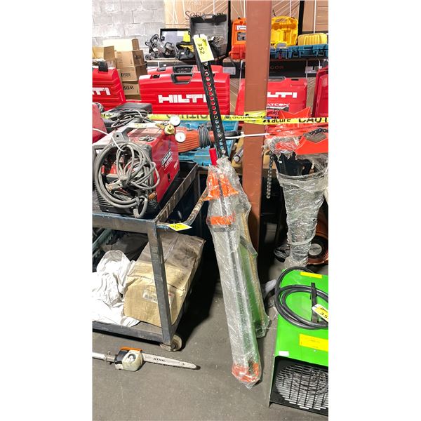 HI-LIFT HYDRAULIC FRAME JACK IN SOFT BAG WITH 2 COMMERCIAL INDUSTRIAL SURVEYORS TRI-PODS