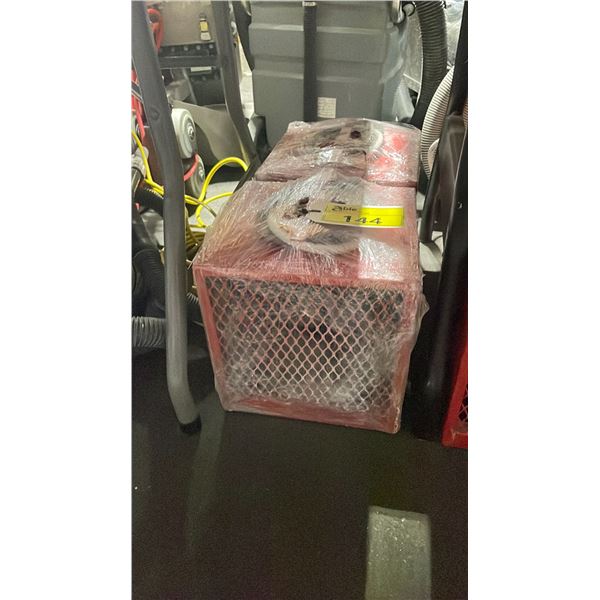 2 ASSORTED COMMERCIAL INDUSTRIAL ELECTRIC PORTABLE JOB SITE HEATERS
