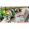 Image 4 : FLAND FL-45 GREY GAS POWERED PNEUMATIC TIRE HYDRAULIC MINI FRONT END LOADER WITH 39" BUCKET, HAS