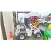 Image 5 : FLAND FL-45 GREY GAS POWERED PNEUMATIC TIRE HYDRAULIC MINI FRONT END LOADER WITH 39" BUCKET, HAS