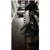 Image 2 : GIYI BLACK 5 TON HYDRAULIC EXCAVATOR THUMB CLAMP ATTACHMENT