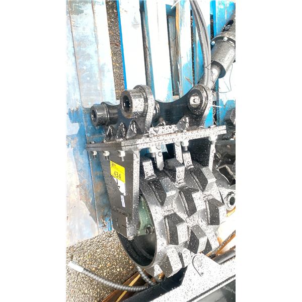 GIYI BLACK 12" CAT 307 MINI EXCAVATOR COMPACTION WHEEL ATTACHMENT