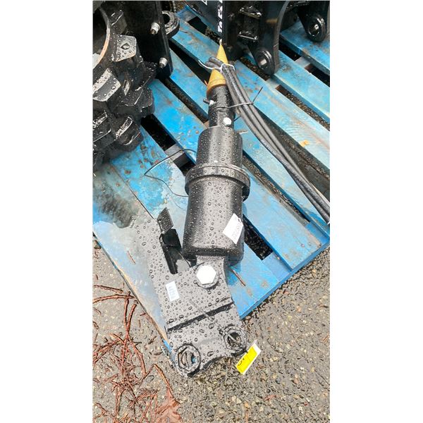 GIYI BLACK HYDRAULIC MINI EXCAVATOR POST DRILL ATTACHMENT