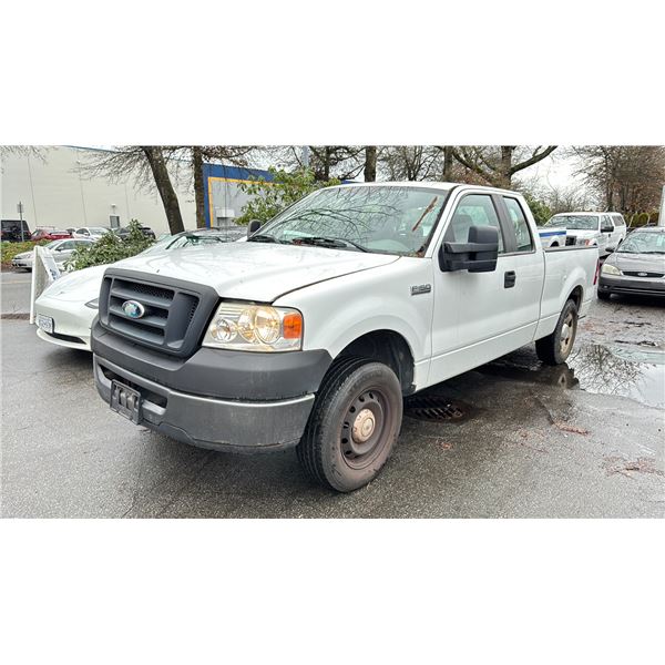 2008 FORD F-150 XL TRITON, 4DR PU, WHITE VIN 1FTRX12W88FC27102