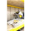 Image 2 : DEWALT 10" ELECTRIC INDUSTRIAL WET TILE SAW WITH BLADE