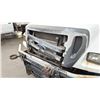 Image 8 : 2013 FORD F650 XL SUPERDUTY DUMP TRUCK WHITE VIN 3FRNF6FC7DV019539