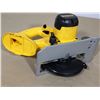 Image 2 : SCIE CIRCULAIRE 6-1/2" DEWALT DC390 (SANS BATT, SANS CHARGE)