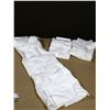 Image 1 : LOT: 2-CHANDAILS ET 1-LAB COAT