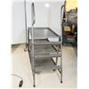 Image 2 : ESCALIER MOBILE AVEC PLATFORME 50"x24"x36"