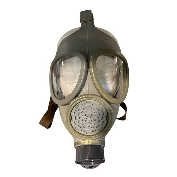 "Upload", S01, Ep. 05 - "The Grey Market" Accessory Gas Mask