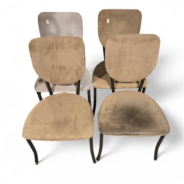 4 Clothed Chairs 1 in Need of Cleaning (36x20x)