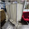 Image 2 : 3 Medical Style Room Dividers